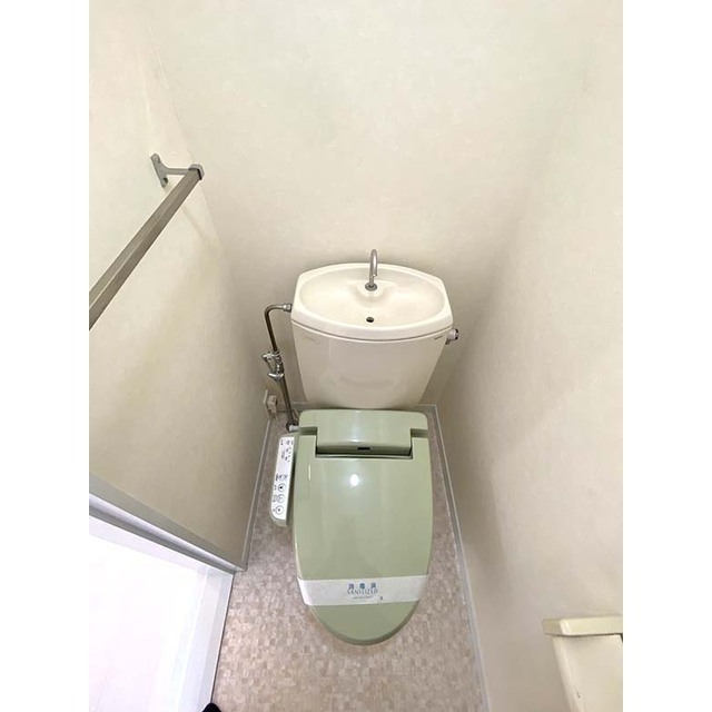 トイレ　温水洗浄便座