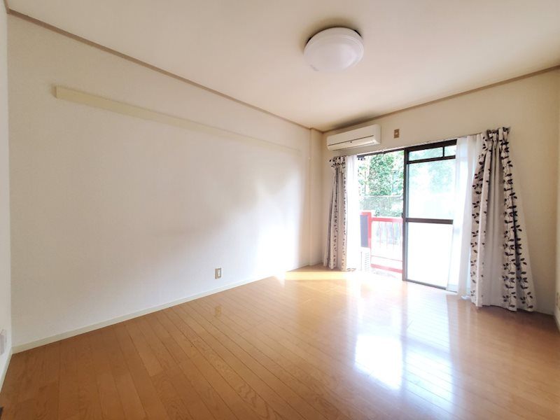 居室・リビング　別のお部屋の写真を使用しております。