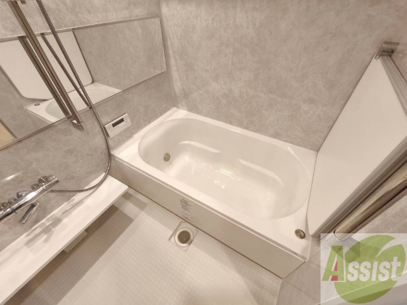 バス・シャワールーム　お風呂になります。一日の疲れを癒してくださいね。