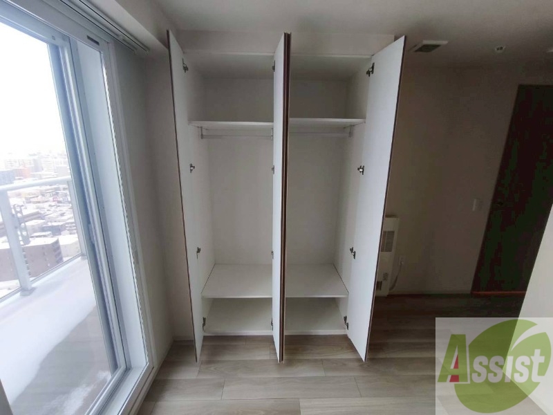 収納　クローゼットがありました。お洋服や荷物はここへ