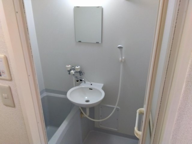 バス・シャワールーム　お風呂で日々の疲れを落としましょう