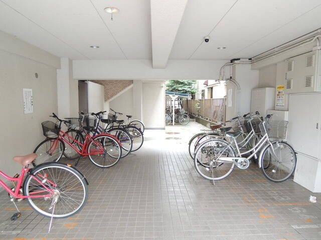 その他共有部分　駐輪場完備です。