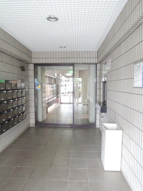 エントランス　キレイなエントランスです。