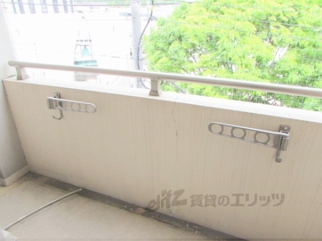 バルコニー　物干し台