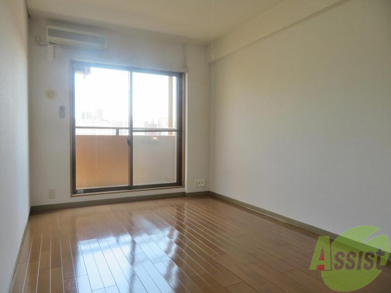 居室・リビング　南向きなので、日当たりがとても良い洋室になっております。