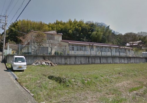 幼稚園・保育園　富田林市立幼稚園彼方幼稚園（幼稚園・保育園）まで735m