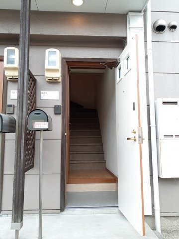 玄関　収納もある玄関です