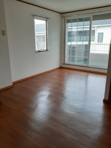 居室・リビング　こちらの居間で趣味の時間をお楽しみください