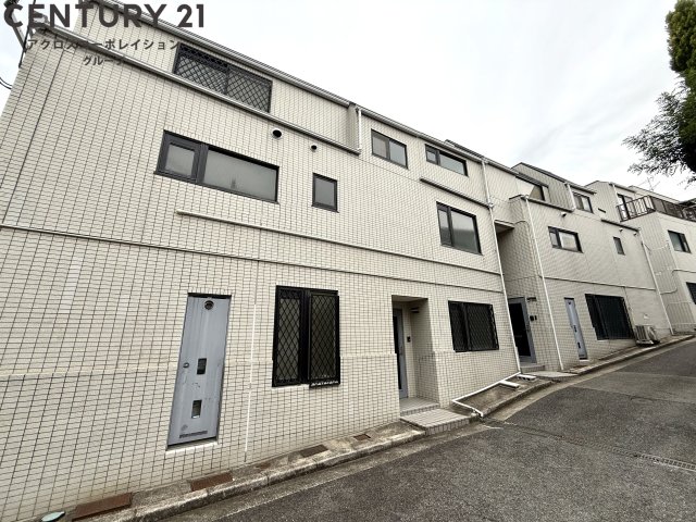 建物外観　敷地内に駐輪場があります♪