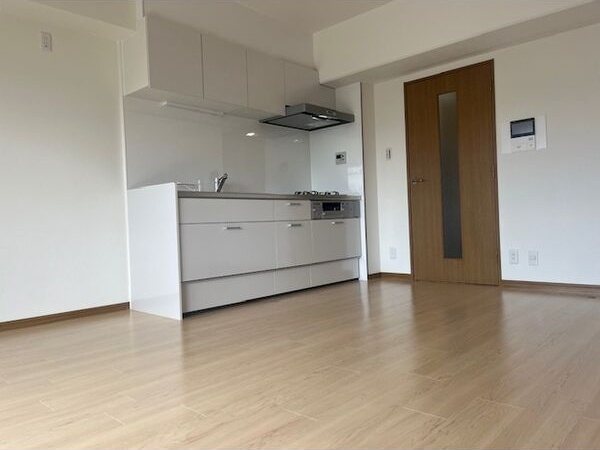 居室・リビング　明るいリビングです。