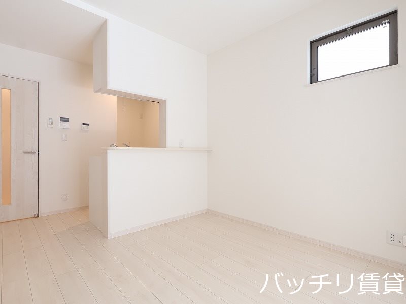 居室・リビング　画像は、同型タイプの為、現状を優先いたします。