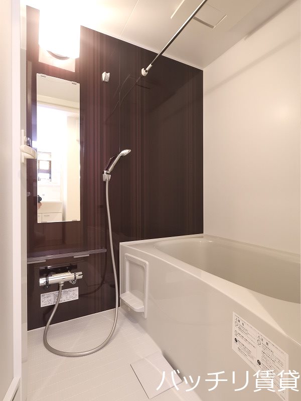 バス・シャワールーム　画像は、同型タイプの為、現状を優先いたします。