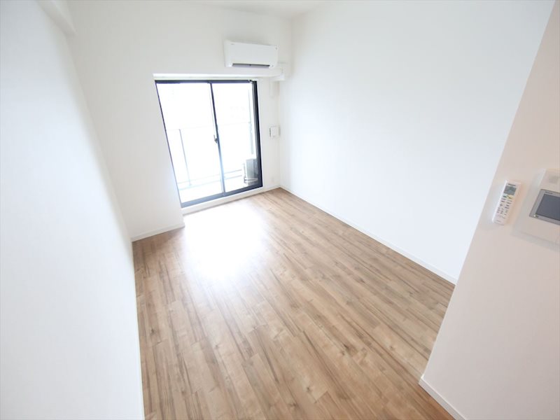 居室・リビング　洋室8.4帖　クローゼット付（収納充実してます）　同仕様写真