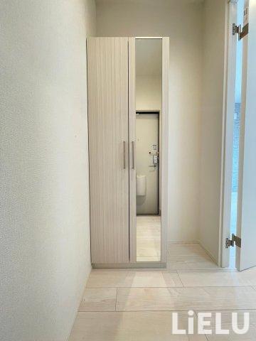 玄関　同シリーズのモデルルーム写真になります※現況優先