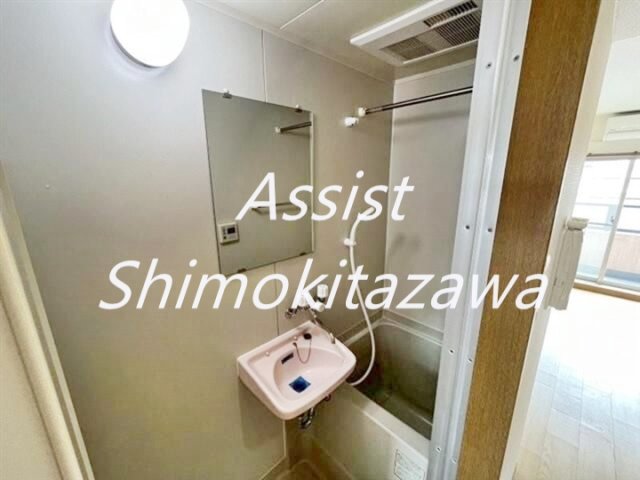 バス・シャワールーム