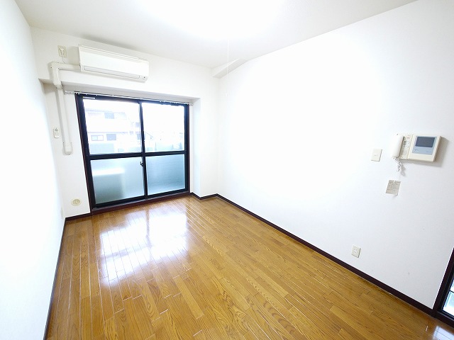 その他部屋・スペース　落ち着いた色調の洋室です