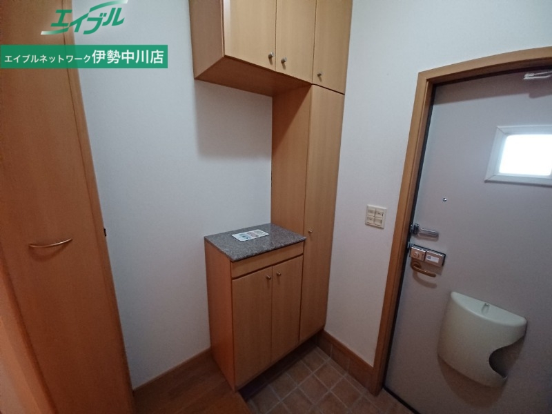 玄関　反転タイプ参考写真