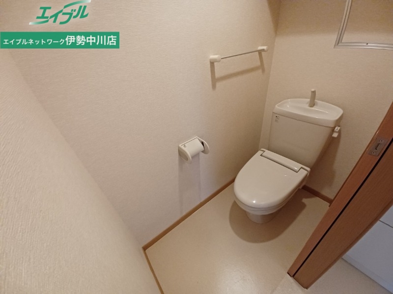 トイレ　同型参考写真