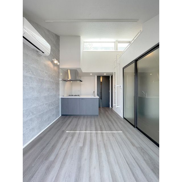 居室・リビング　☆明るい居間☆