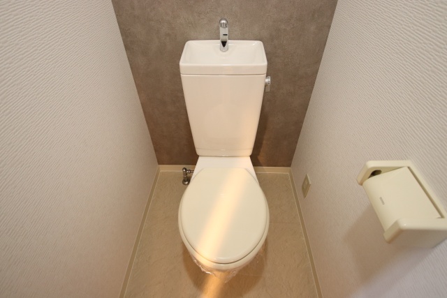 トイレ　※別室の参考写真の為、現況優先です。