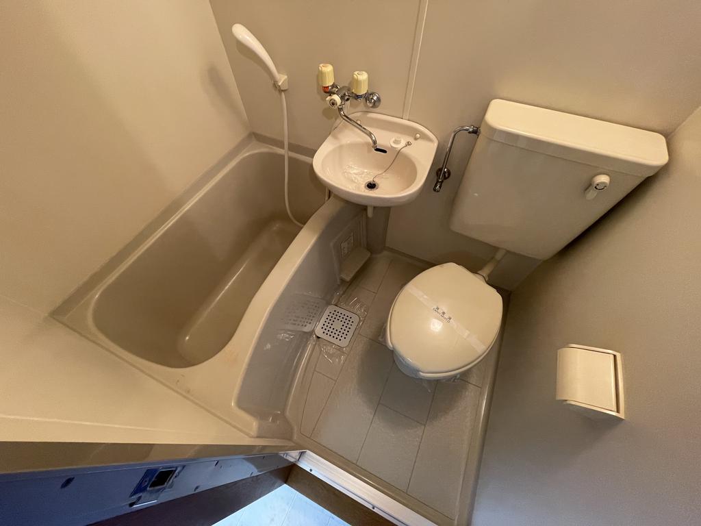 バス・シャワールーム　※室内は現況を優先します