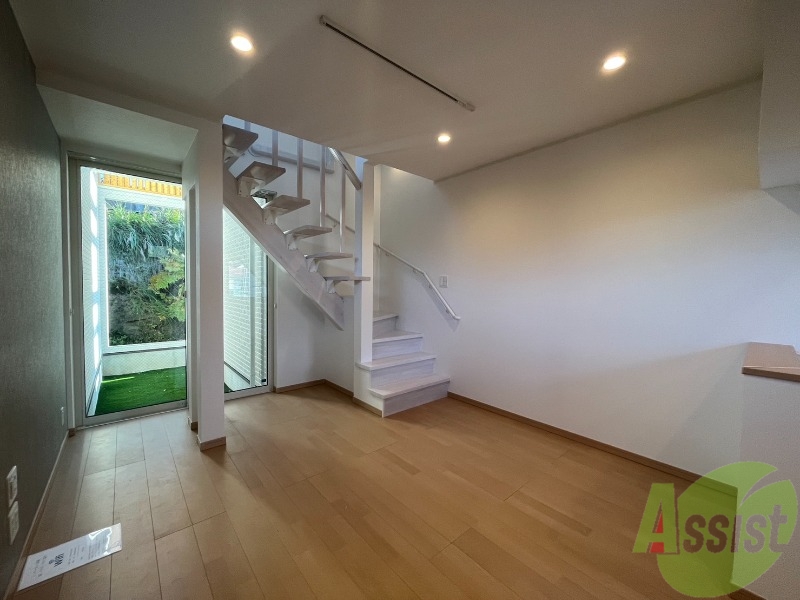 居室・リビング　リビングは１０．３帖のＬＤＫです。広々していますね。