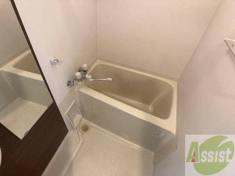 バス・シャワールーム　お風呂です。ゆっくりお風呂につかるのも体に良いですね～