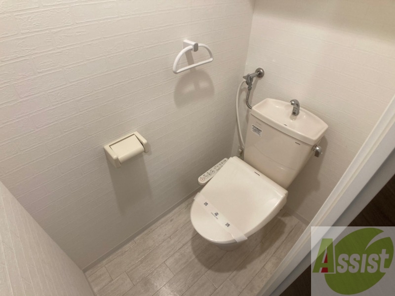 トイレ　ウォシュレット機能がついたトイレ。安心して使用できますね。