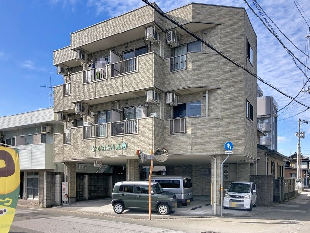 建物外観　現況と異なる部分は現況を優先いたします。