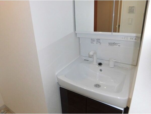 洗面設備　シャワードレッサー付きです！