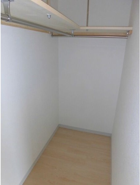 収納　収納力のあるウォークインクローゼットです！