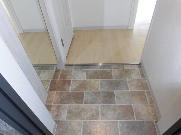 玄関　広々とした玄関です！