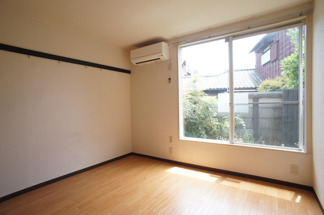 居室・リビング　洋室も７帖で家具の配置も自由自在！