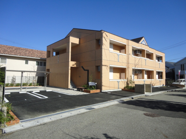 エントランス　外観写真（昼）