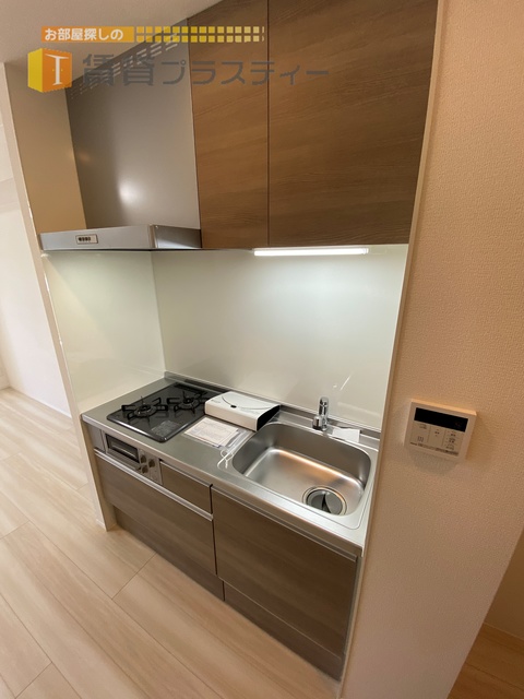 キッチン　２口コンロ、グリル付き。
