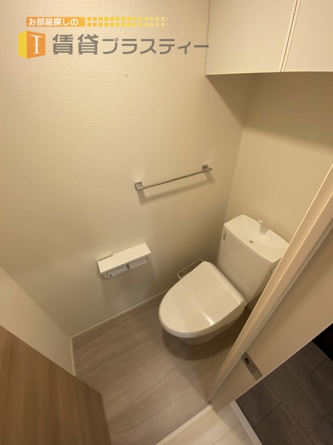 トイレ　シャワートイレ完備。