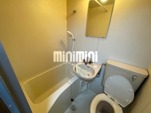 バス・シャワールーム　収納力があります。