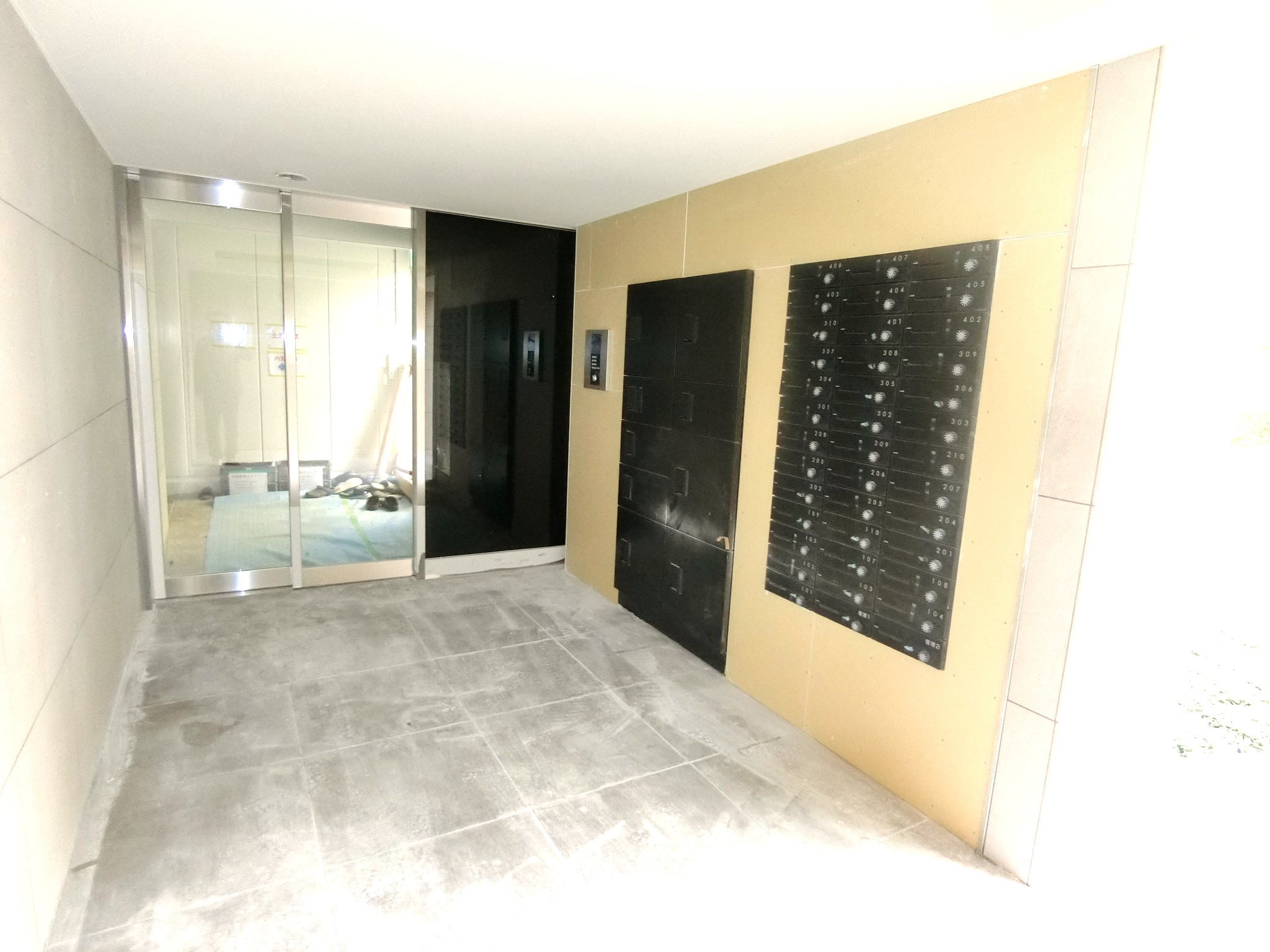 セキュリティ　安心のＴＶ付オートロックと便利な宅配ボックスを完備です☆