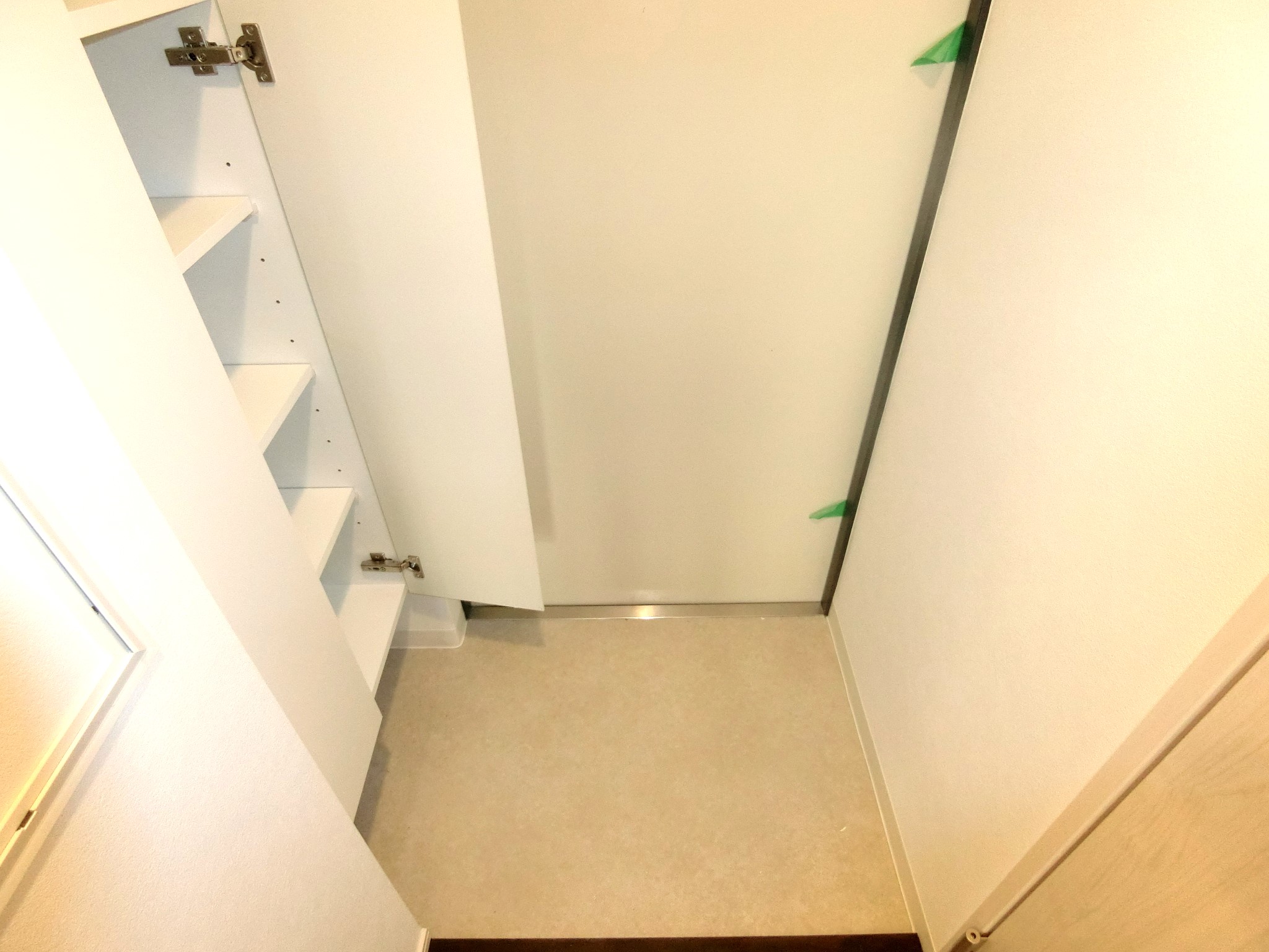 玄関　シューズボックス完備です☆