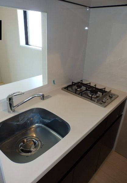 キッチン　※同タイプ室内参考写真※