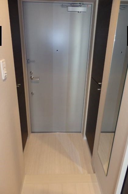 玄関　弊社は全物件が仲介手数料半月分+税でご紹介可能です。