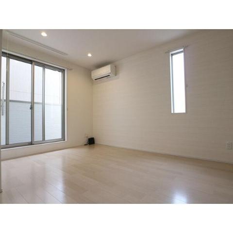 居室・リビング　室内