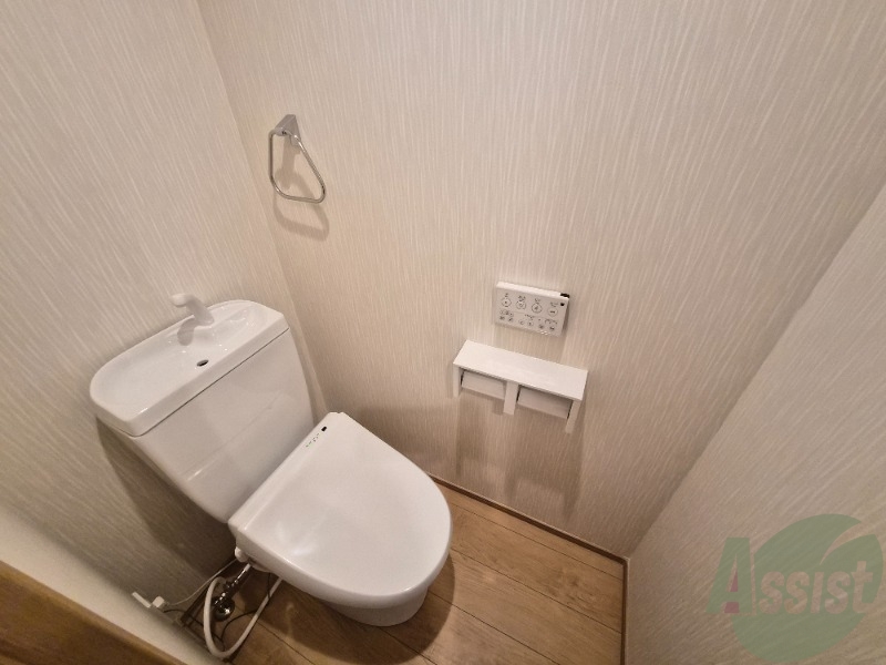 トイレ　トイレは綺麗でウォッシュレットも付いて快適にお使い頂けます。