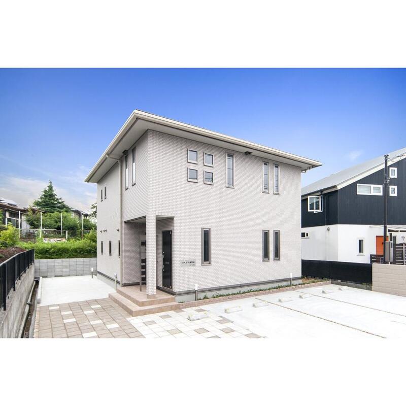 建物外観　無料駐車場1台付き！