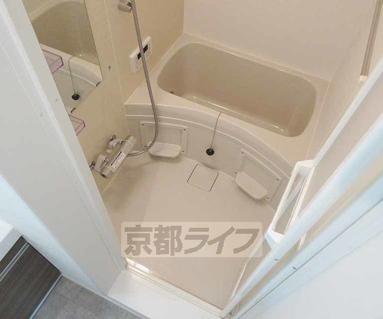 バス・シャワールーム　ゆったりくつろげるお風呂です・