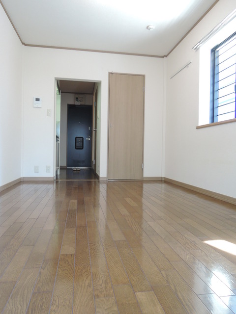 居室・リビング　★キレイなお部屋です★