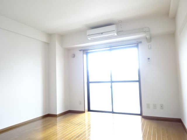 居室・リビング　参考（画像は305号室）
