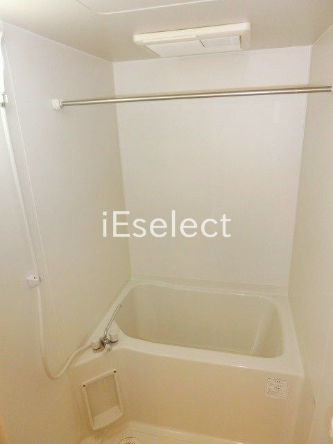 バス・シャワールーム　浴室乾燥機能付きのお風呂です。