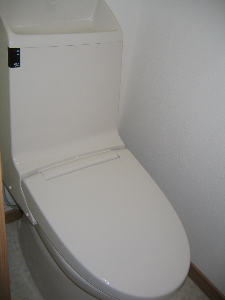 ＪＲ札沼線 新琴似駅 徒歩10分 2階建 築12年のトイレ写真