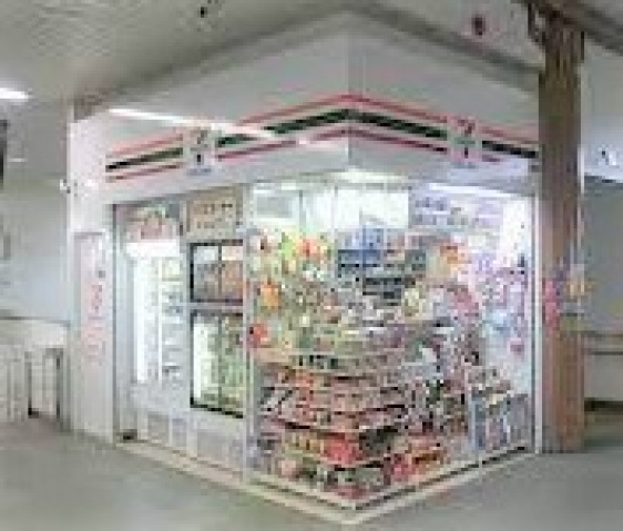 コンビニ　セブンイレブンキヨスクJR法隆寺駅改札口店（コンビニ）まで372m